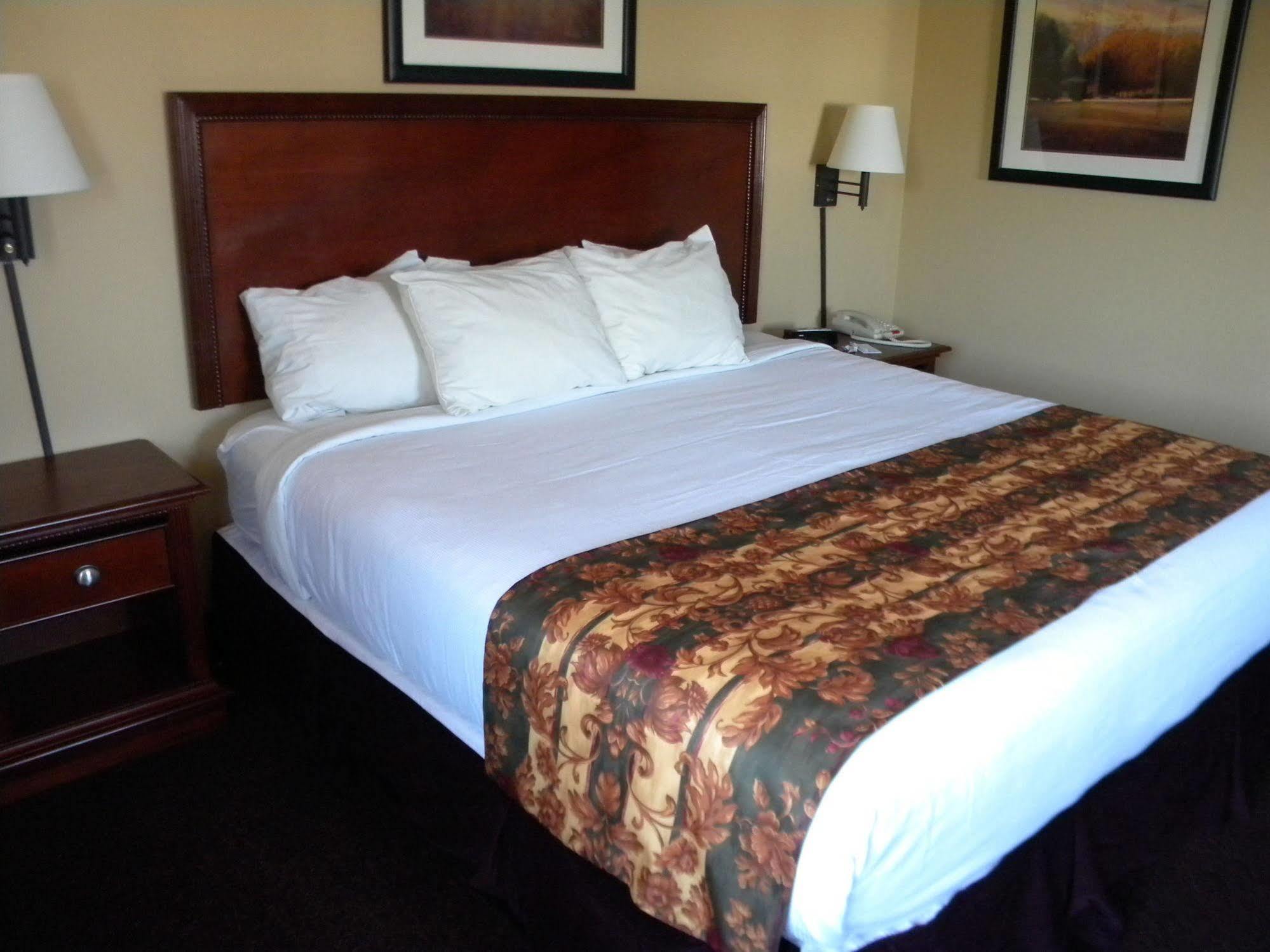 Pocahontas Inn & Suites Экстерьер фото